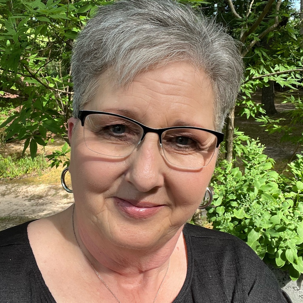 Meet your Posher, Janet